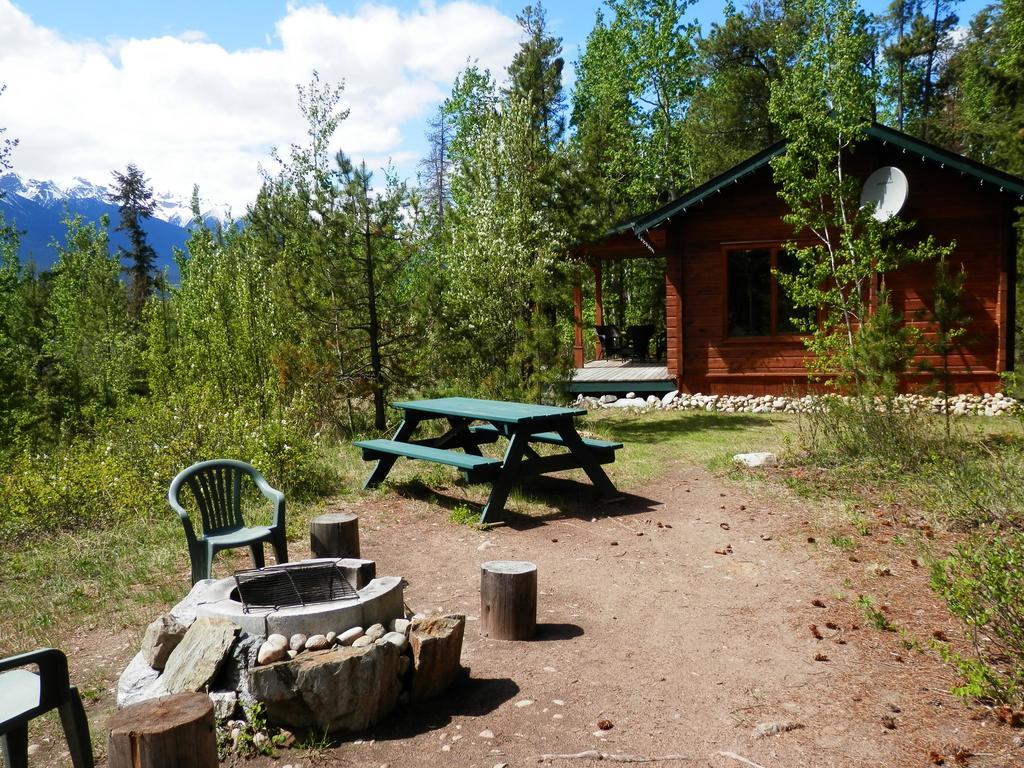 Mica Mountain Lodge & Log Cabins Tête Jaune Exterior foto